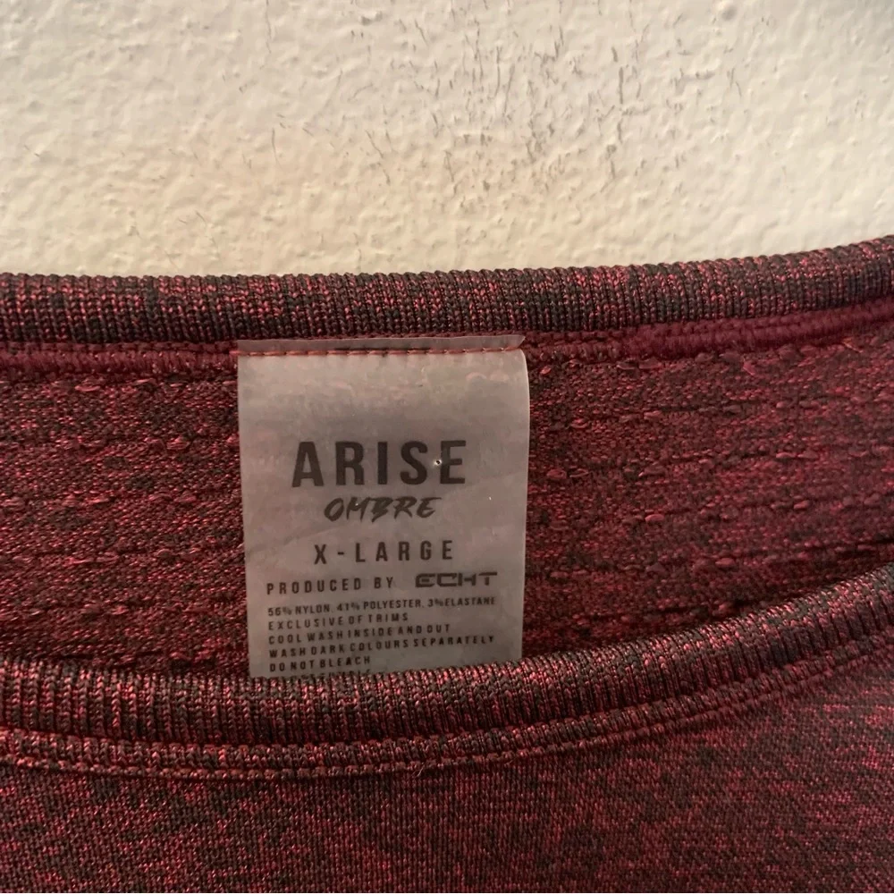 ECHT Arise Ghere Ombre Long Sleeve Athletic Crop Top - Picture 4 of 5